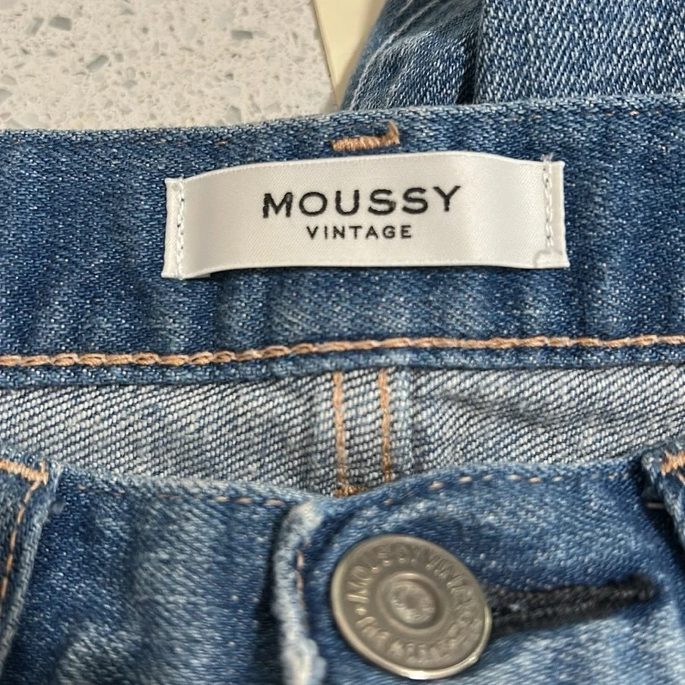 Moussy Vintage Distressed Mid Rise Ankle Jeans - Size 26